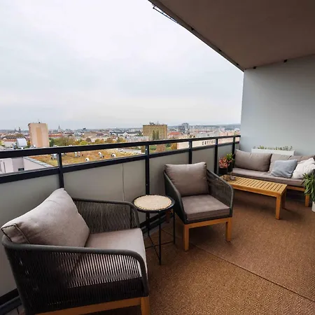 Luxury Center 2- Parking Included Daire Kösice