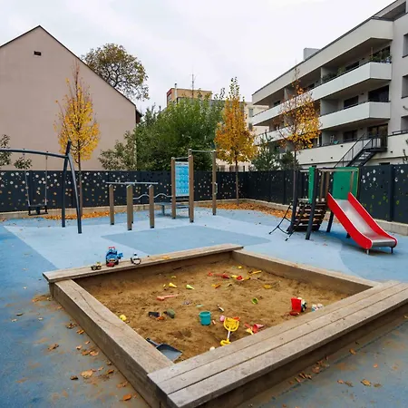 Luxury Center 2- Parking Included Daire Kösice